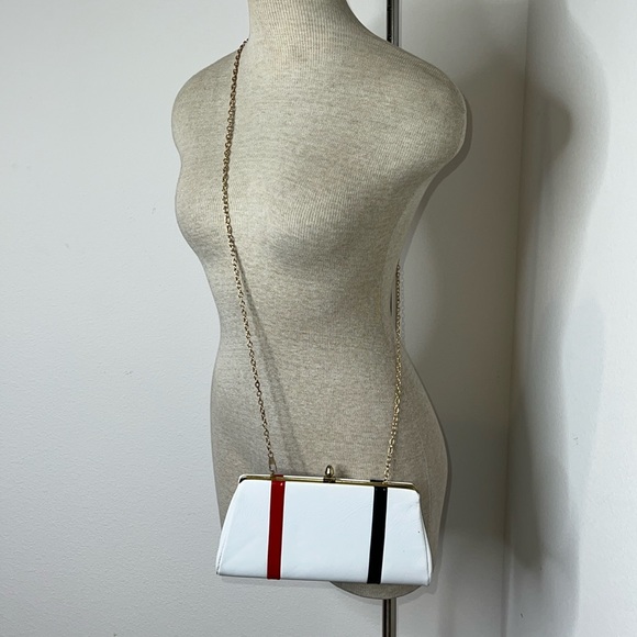 🔹 Vintage 70’s Vinyl Red White and Blue Purse with Removable Chain Strap - Picture 3 of 4